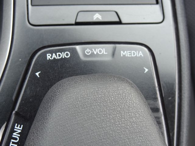 Thumbnail: 2021 Lexus UX - 39