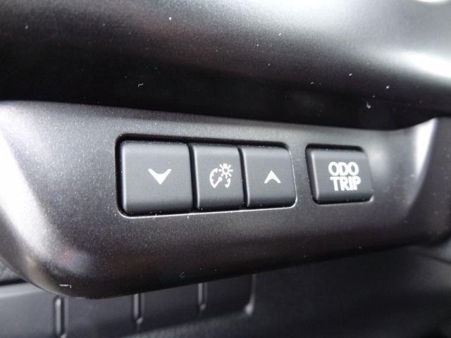 Thumbnail: 2021 Lexus UX - 23