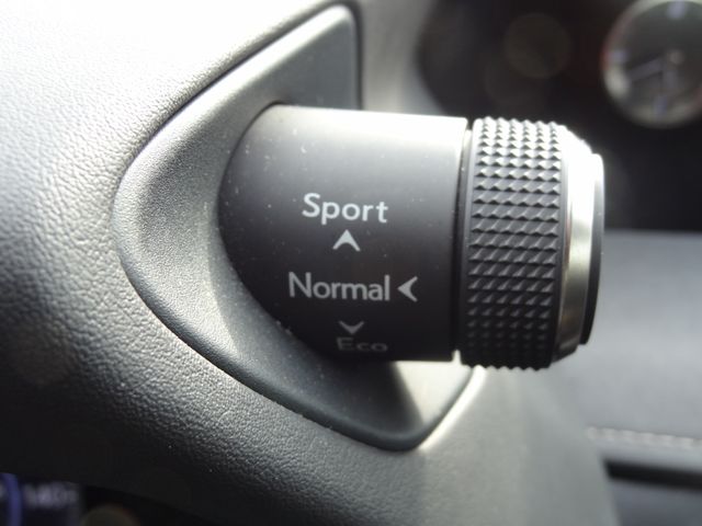 Thumbnail: 2021 Lexus UX - 27