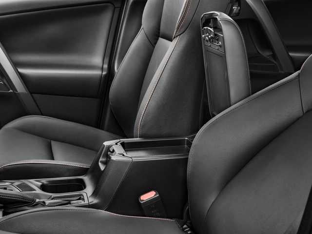 Thumbnail: 2018 Toyota RAV4 - 7