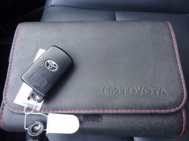 Thumbnail: 2018 Toyota RAV4 - 14