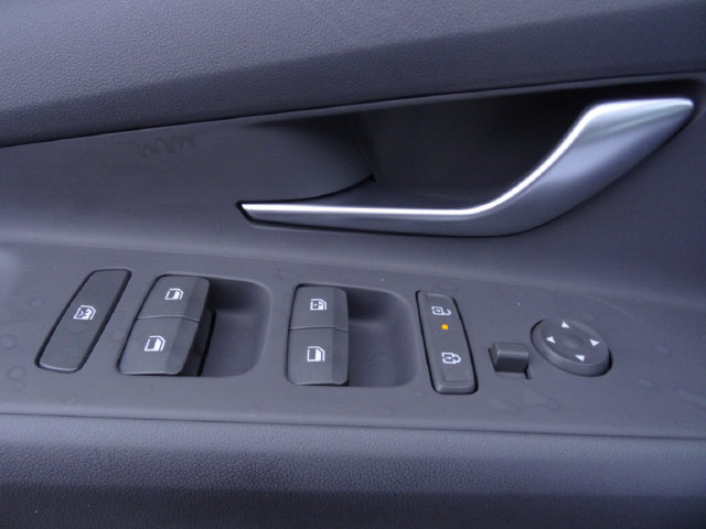 Thumbnail: 2024 Hyundai Elantra - 11