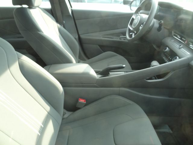 Thumbnail: 2024 Hyundai Elantra - 6