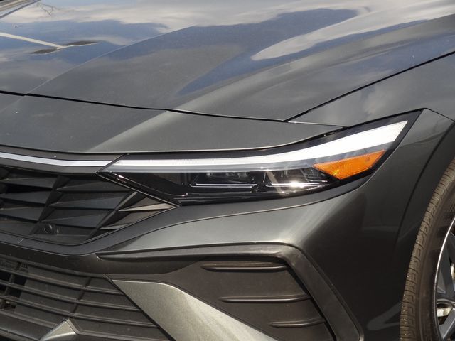 Thumbnail: 2024 Hyundai Elantra - 17