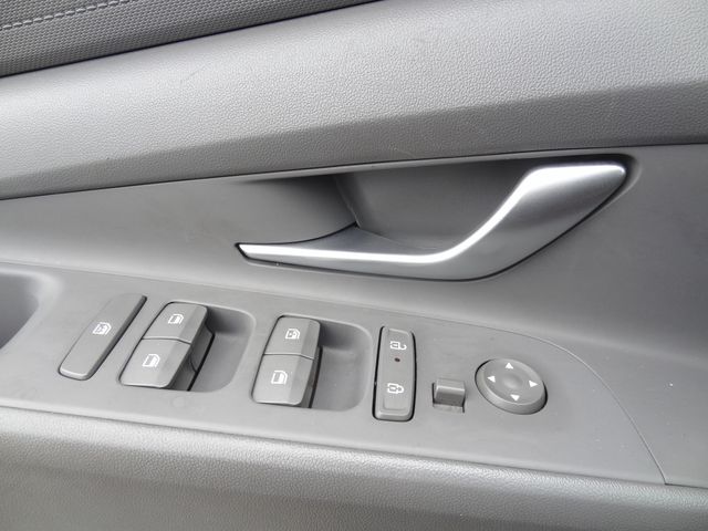 Thumbnail: 2024 Hyundai Elantra - 21