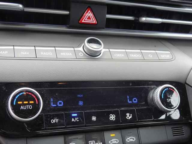 Thumbnail: 2024 Hyundai Elantra - 38