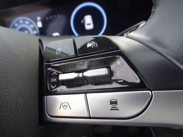 Thumbnail: 2024 Hyundai Elantra - 25