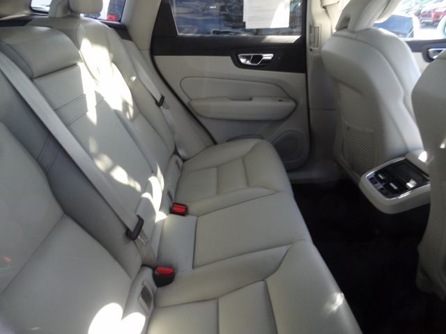 Thumbnail: 2019 Volvo XC60 - 9
