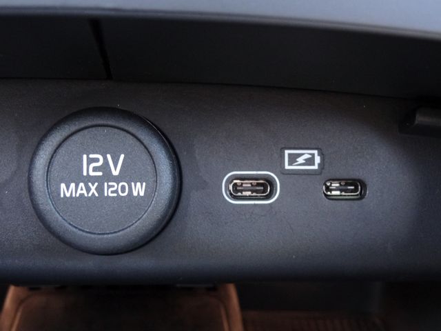 Thumbnail: 2023 Volvo C40 - 38
