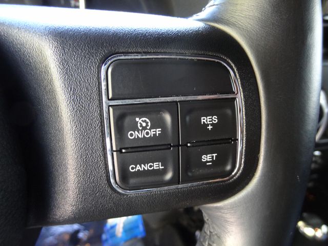 Thumbnail: 2015 Jeep Wrangler - 21