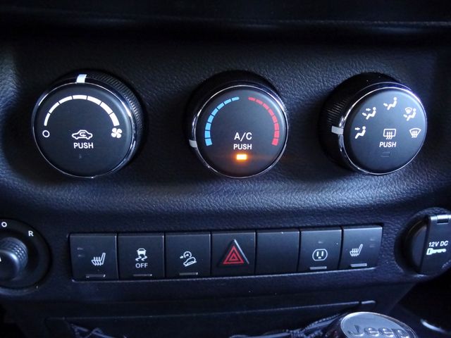 Thumbnail: 2016 Jeep Wrangler - 30
