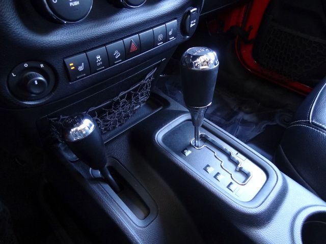 Thumbnail: 2016 Jeep Wrangler - 14