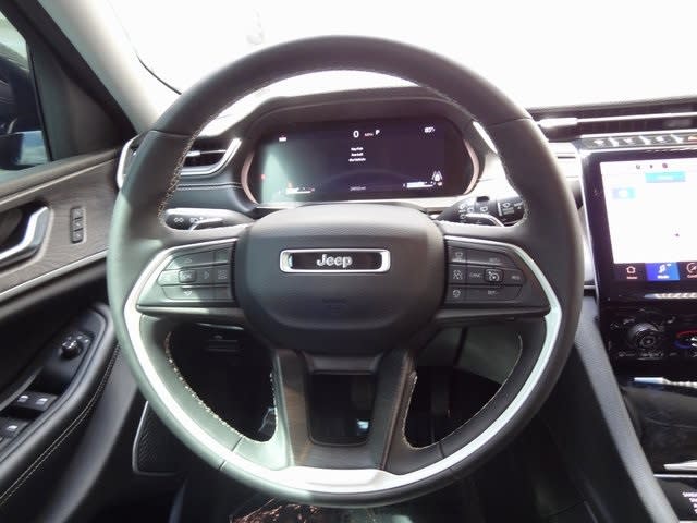 Thumbnail: 2023 Jeep Grand Cherokee L - 13