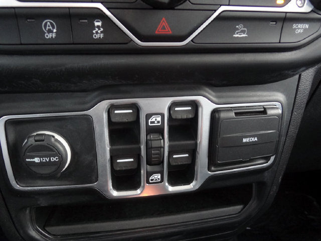 Thumbnail: 2021 Jeep Gladiator - 36