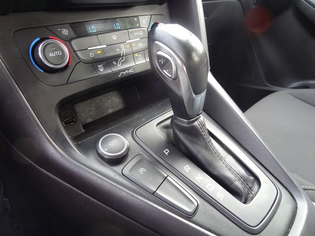 Thumbnail: 2016 Ford Focus - 13