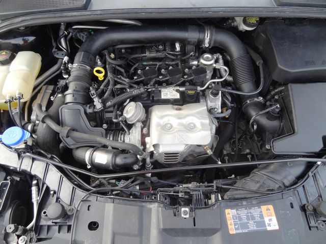 Thumbnail: 2016 Ford Focus - 8