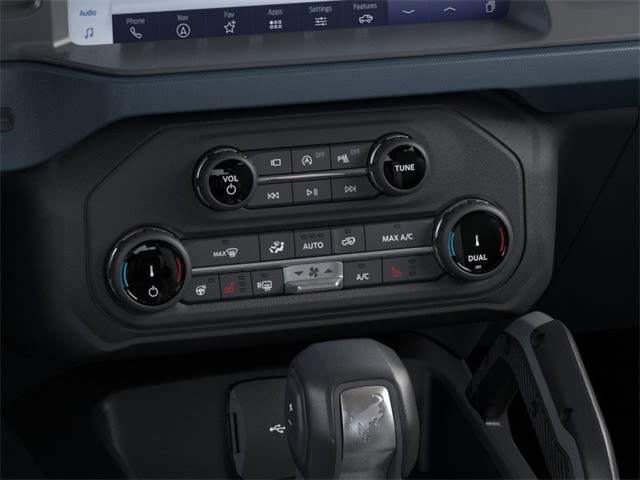 2024 Ford Bronco Outer Banks 20