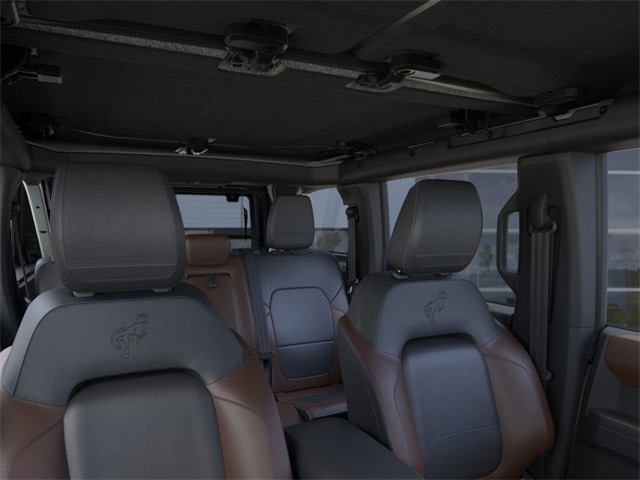 2024 Ford Bronco Outer Banks 17