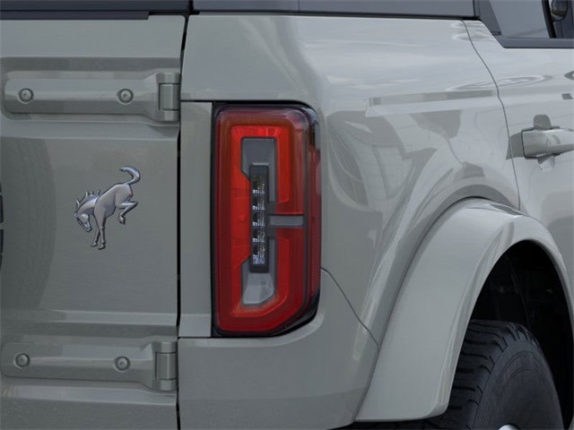 2024 Ford Bronco Outer Banks 24