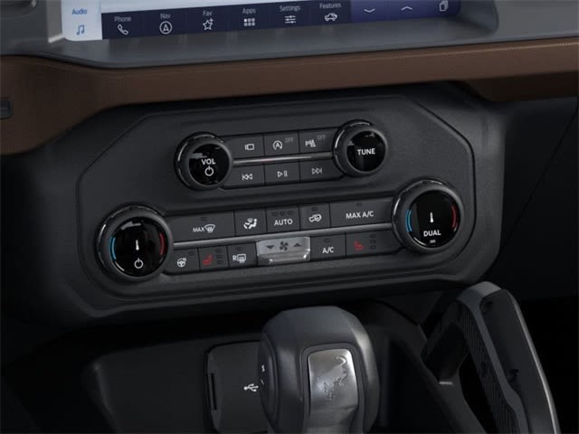 2024 Ford Bronco Outer Banks 20