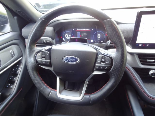 Thumbnail: 2025 Ford Explorer - 8