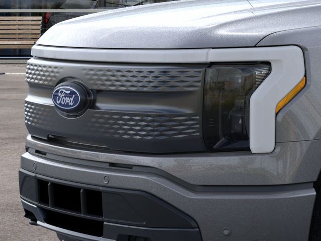 2025 Ford F-150 Lightning Flash - Photo 18