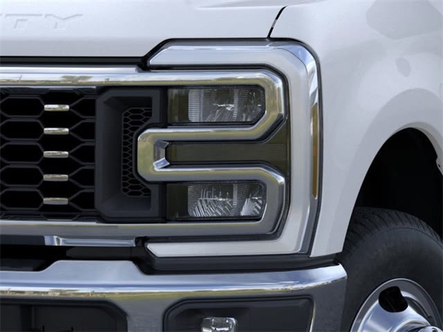 Thumbnail: 2025 Ford F-350 - 19