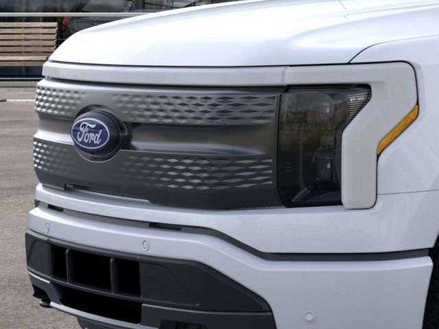 2025 Ford F-150 Lightning Flash - Photo 18