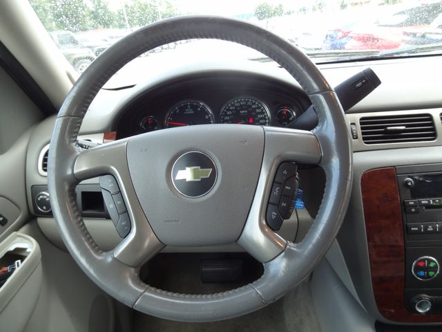 Thumbnail: 2014 Chevrolet Suburban - 8