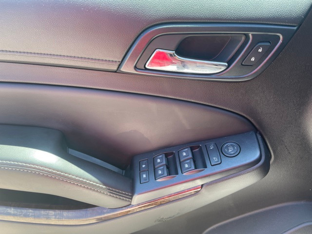 Thumbnail: 2017 Chevrolet Suburban - 17