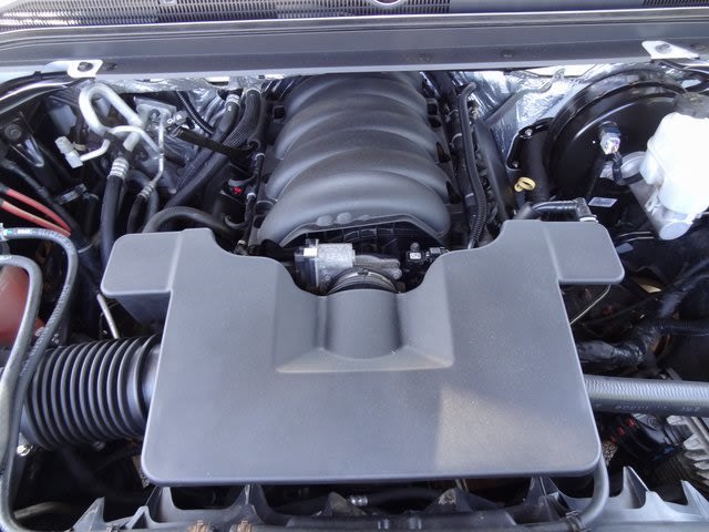 Thumbnail: 2017 Chevrolet Suburban - 8