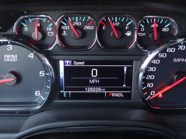 Thumbnail: 2017 Chevrolet Suburban - 14