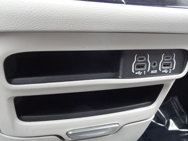 Thumbnail: 2023 Chrysler Pacifica - 43