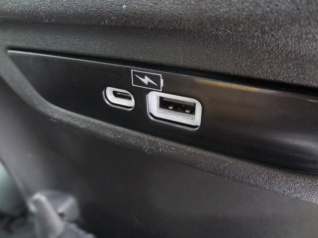 Thumbnail: 2023 Chrysler Pacifica - 22