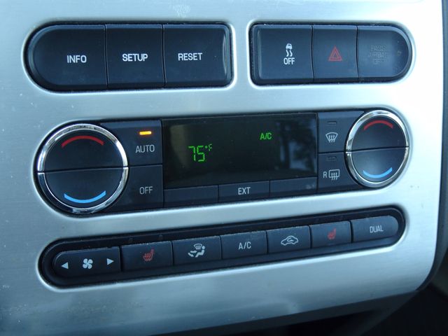 Thumbnail: 2010 Ford Edge - 16