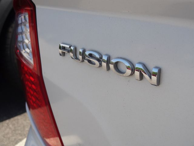 Thumbnail: 2010 Ford Fusion - 10