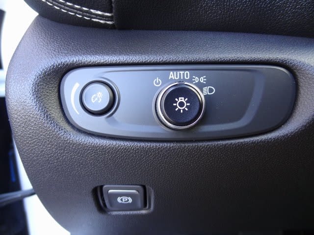 Thumbnail: 2023 Chevrolet Blazer - 22