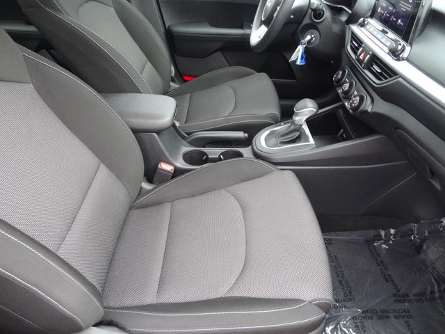 Thumbnail: 2024 Kia Forte - 17