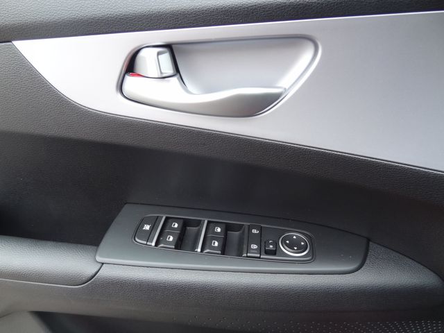 Thumbnail: 2024 Kia Forte - 18