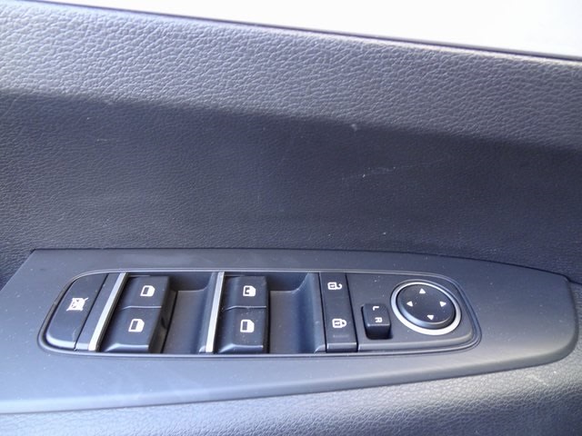 Thumbnail: 2023 Kia Forte - 18