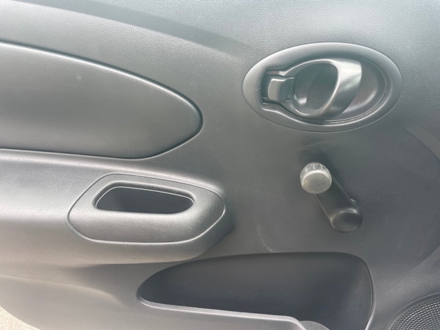 2013 Nissan Versa S Plus 20