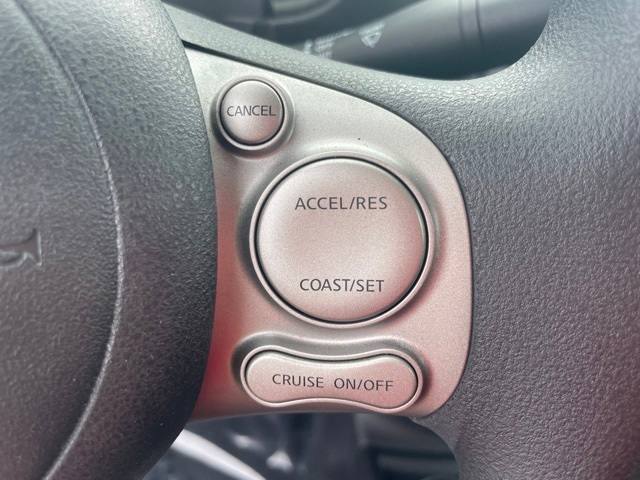 2013 Nissan Versa S Plus 21