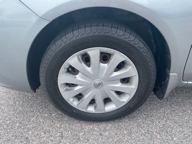 2013 Nissan Versa S Plus 7