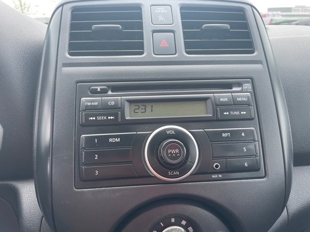 2013 Nissan Versa S Plus 22