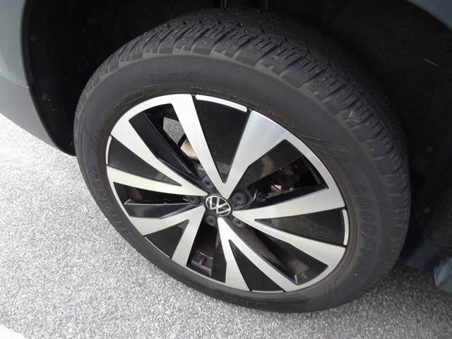 Thumbnail: 2023 Volkswagen Taos - 6