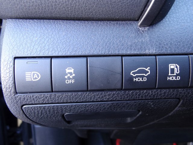 Thumbnail: 2022 Toyota Camry - 12