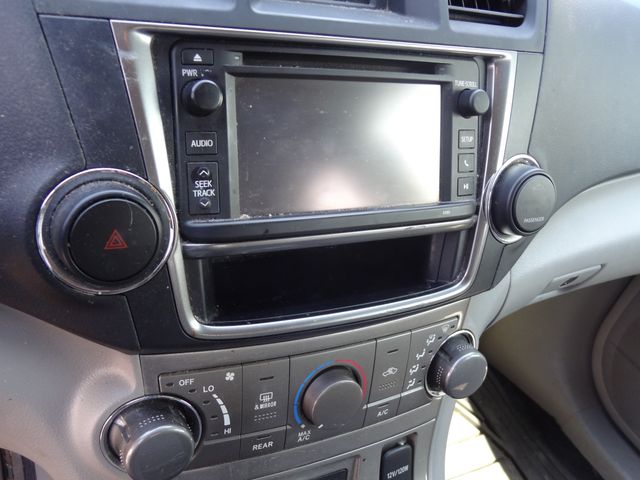 Thumbnail: 2013 Toyota Highlander - 8