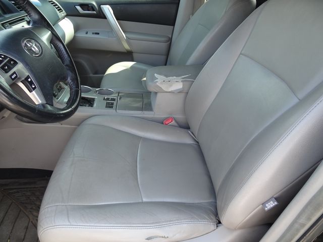 Thumbnail: 2013 Toyota Highlander - 6