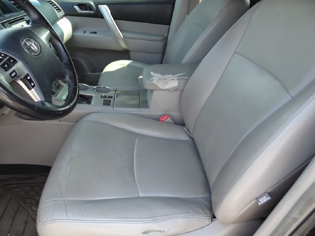 Thumbnail: 2013 Toyota Highlander - 6