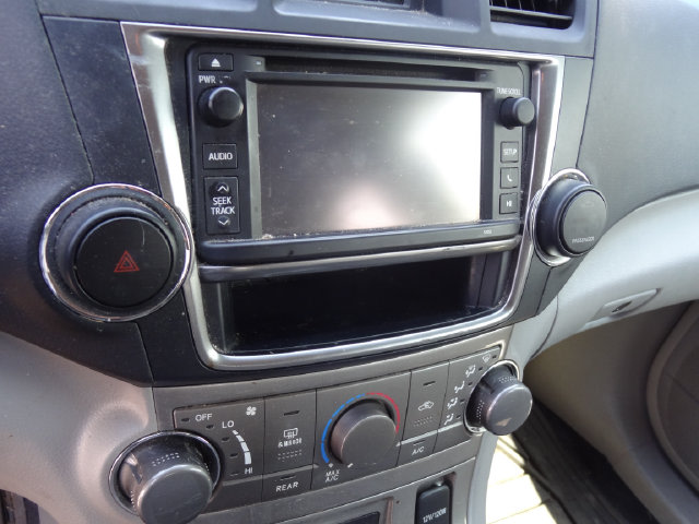 Thumbnail: 2013 Toyota Highlander - 8